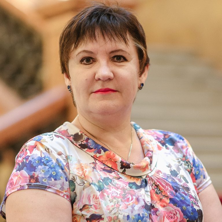 Олена Храмова