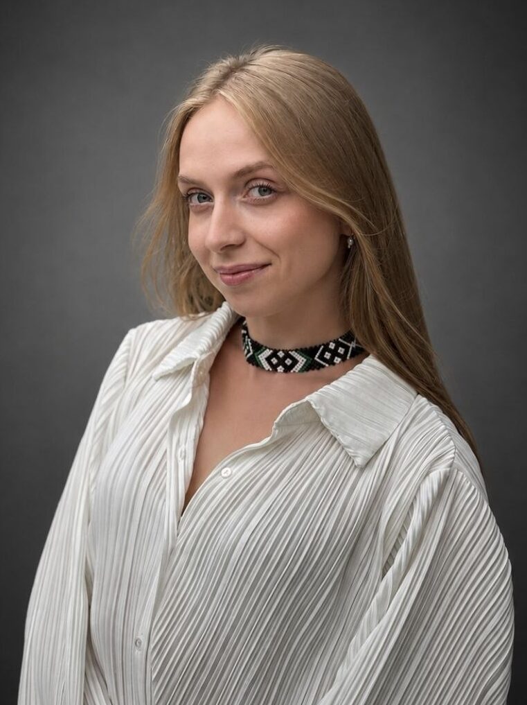 Анна Пахолків